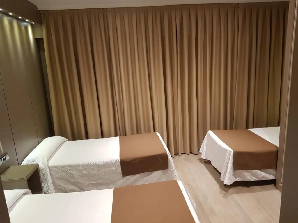 Camera tripla — Hostal Colon