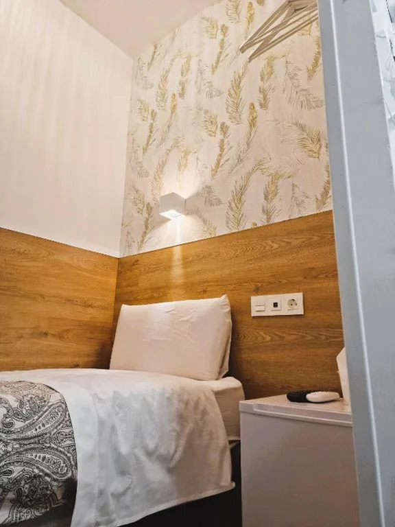 Kleine eenpersoonskamer — Hostal Comercial