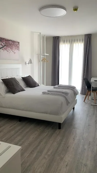 Hostal Comfort Suites — foto 2