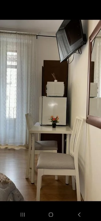 Camera quadrupla con balcone — Hostal Conchita