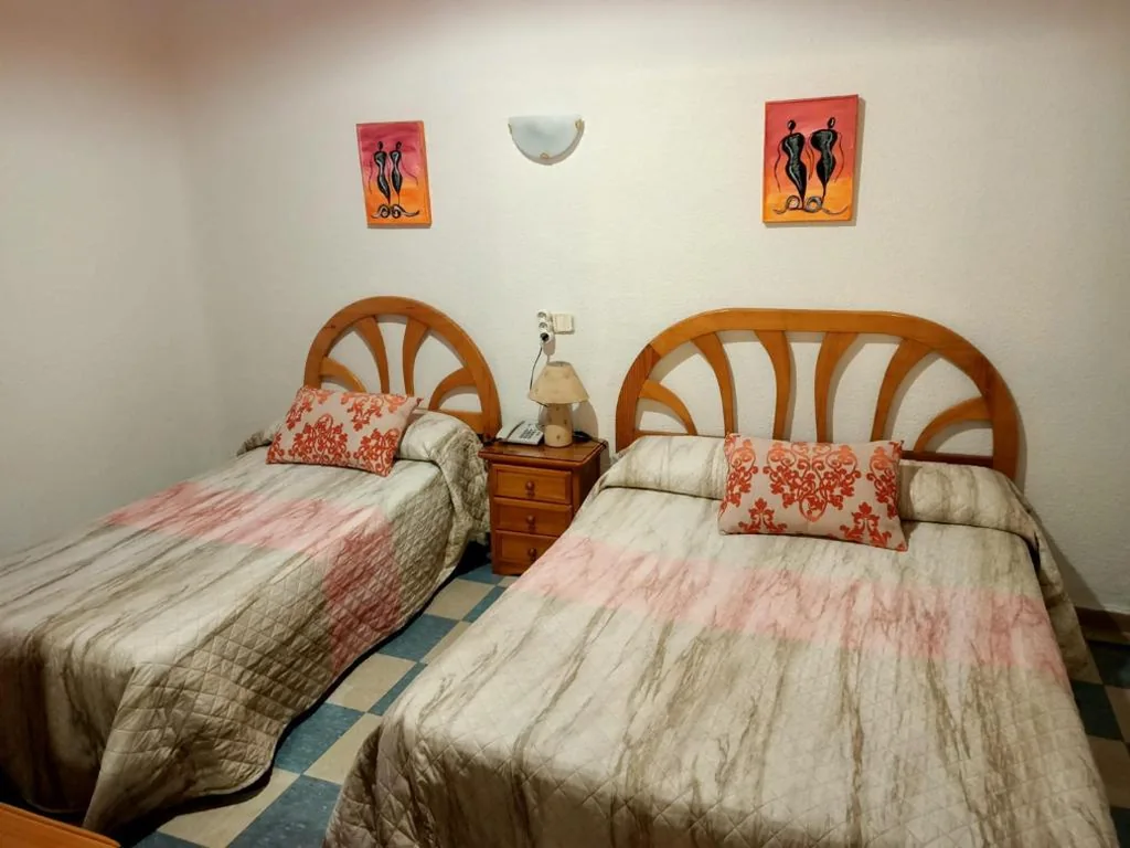 Habitación Doble - 1 o 2 camas — Hostal Continental