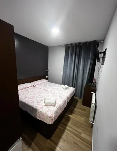 Hostal corazón de Madrid 3 — Foto 8