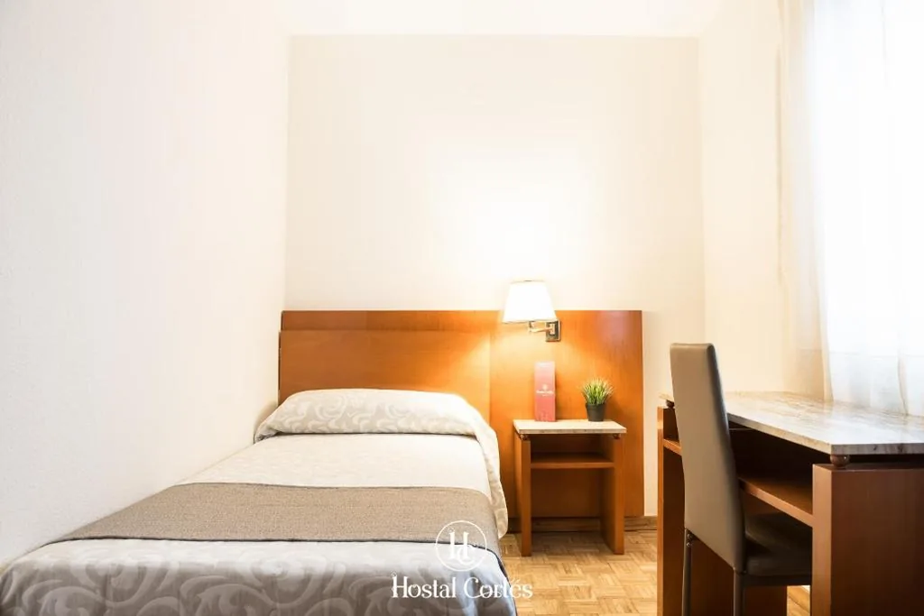 シングルルーム — Hostal Cortés