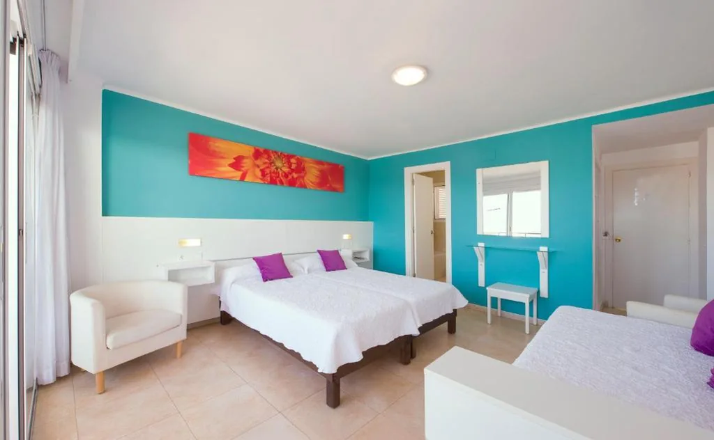 Dreibettzimmer — Hostal Costa Blanca