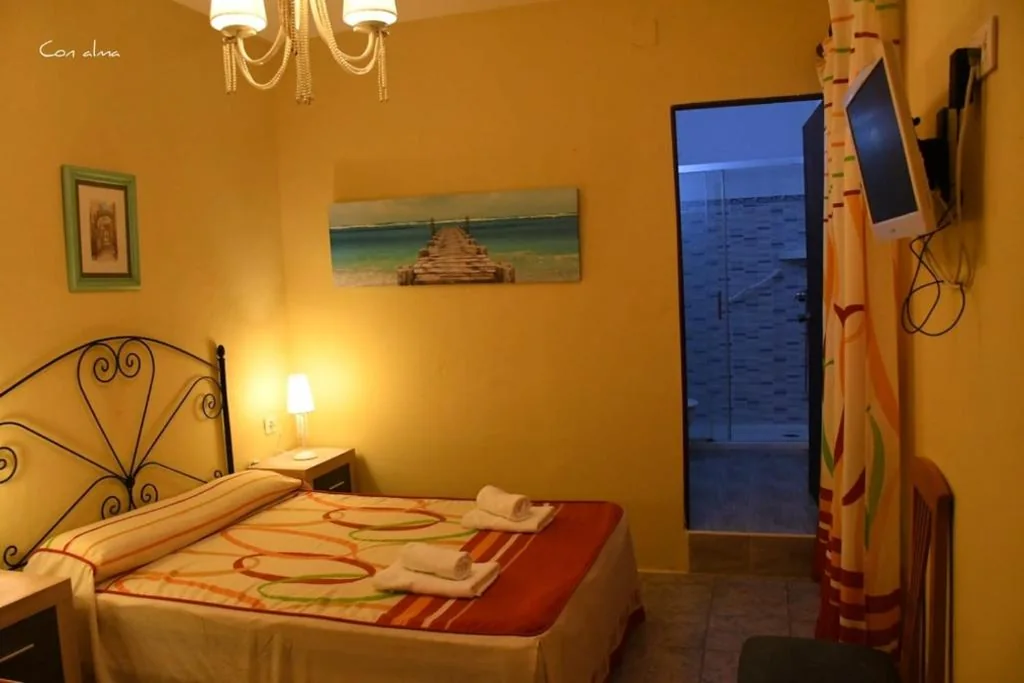 トリプルルーム — Hostal Costa de la Luz