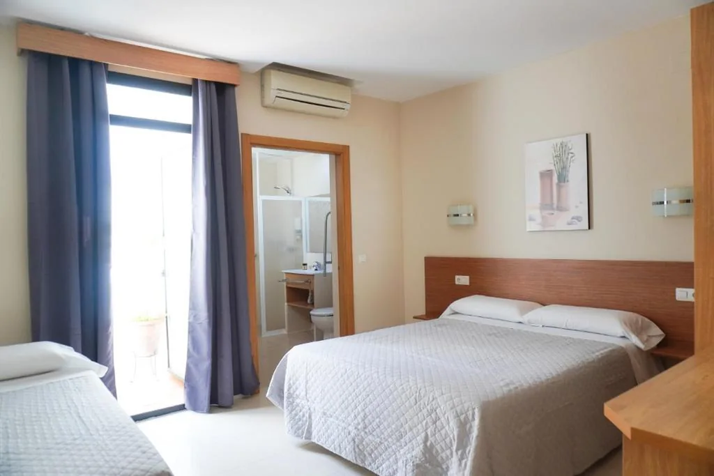 Tweepersoonskamer met 1 of 2 bedden — Hostal Costabella