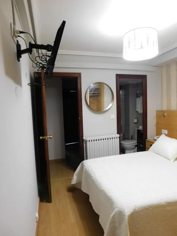 Camera doppia Economy — Hostal Crisol X Liste Station
