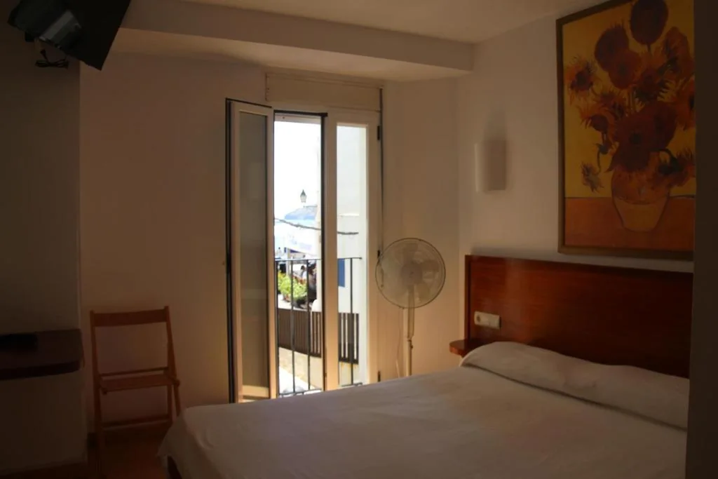 Habitación Doble Estándar - 1 o 2 camas — Hostal Cristina