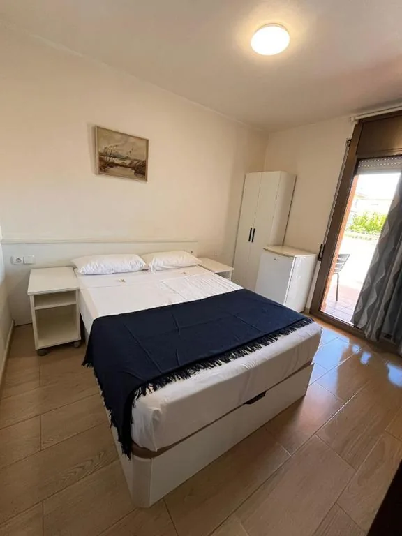 Hostal Cubelles