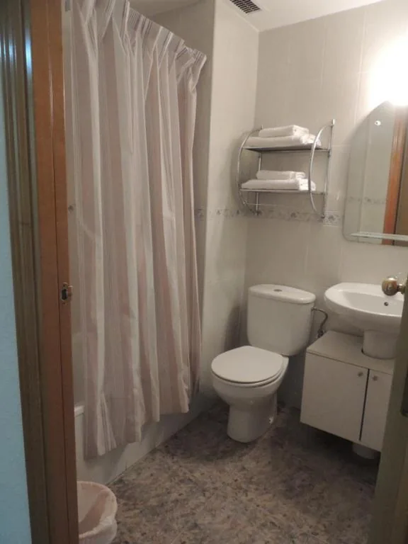 Tweepersoonskamer met 2 bedden — Hostal Cumbre