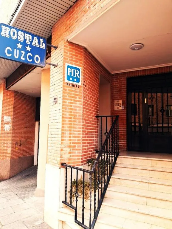 Camera con letto matrimoniale — Hostal Cuzco Salamanca