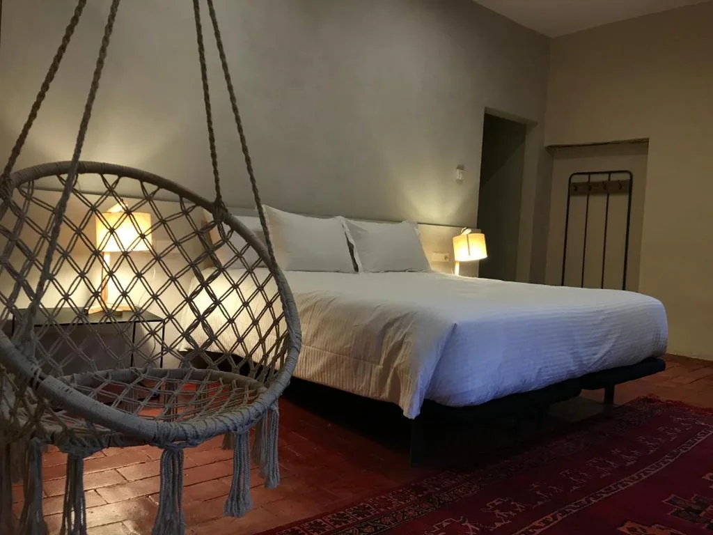 Habitación Deluxe (2 adultos + 1 niño) — Hostal de Bianya