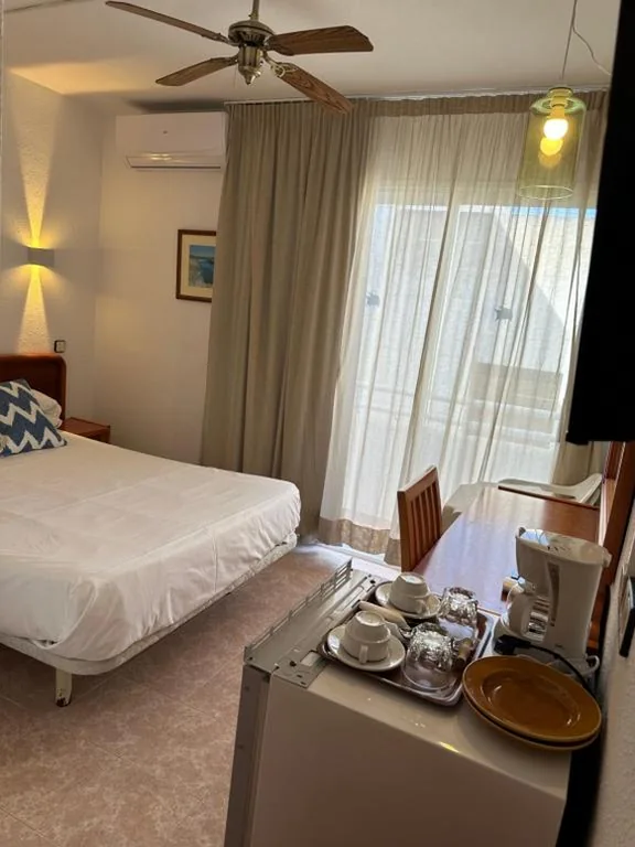 Single Room — Hostal de la Caravel-la