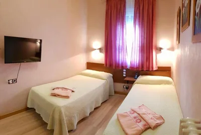Hostal De La Torre Hostal Economico — foto 6