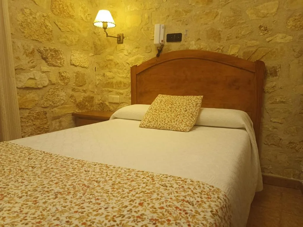 Habitación Individual Deluxe — hostal Decerca Prádena