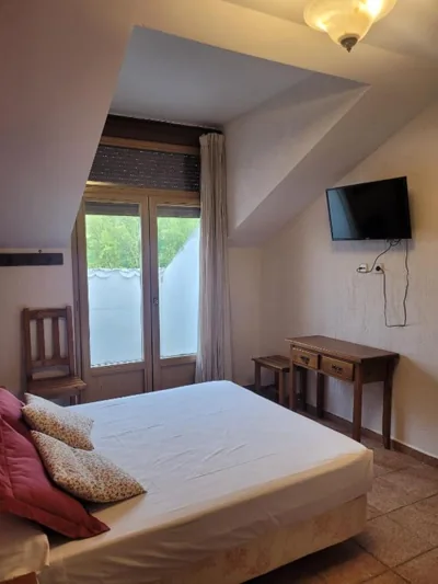 hostal Decerca Prádena — foto 5