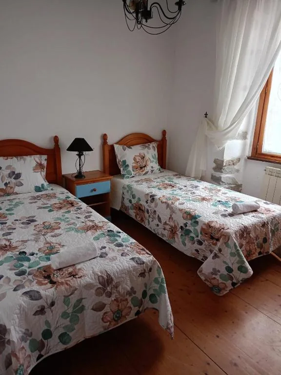 バスタブ付きデラックスダブルルーム — Hostal del Camino de Santiago
