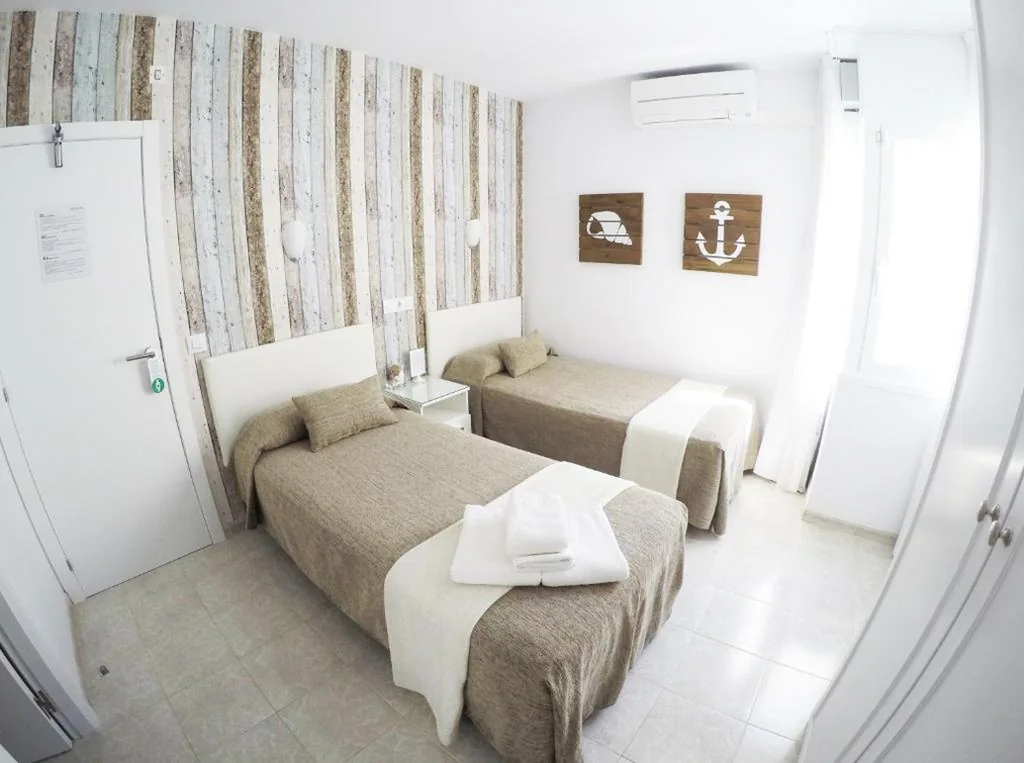 Habitación Doble Estándar - 1 o 2 camas — Hostal del Mar