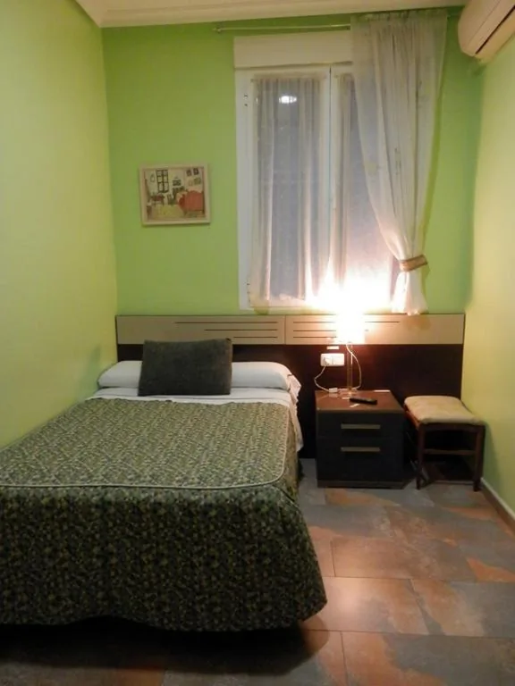 Chambre individuelle — Hostal del Pez Azul