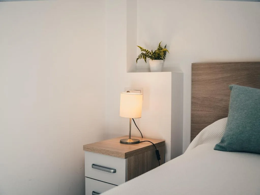 Quarto Individual com casa de banho privativa — Hostal Delia