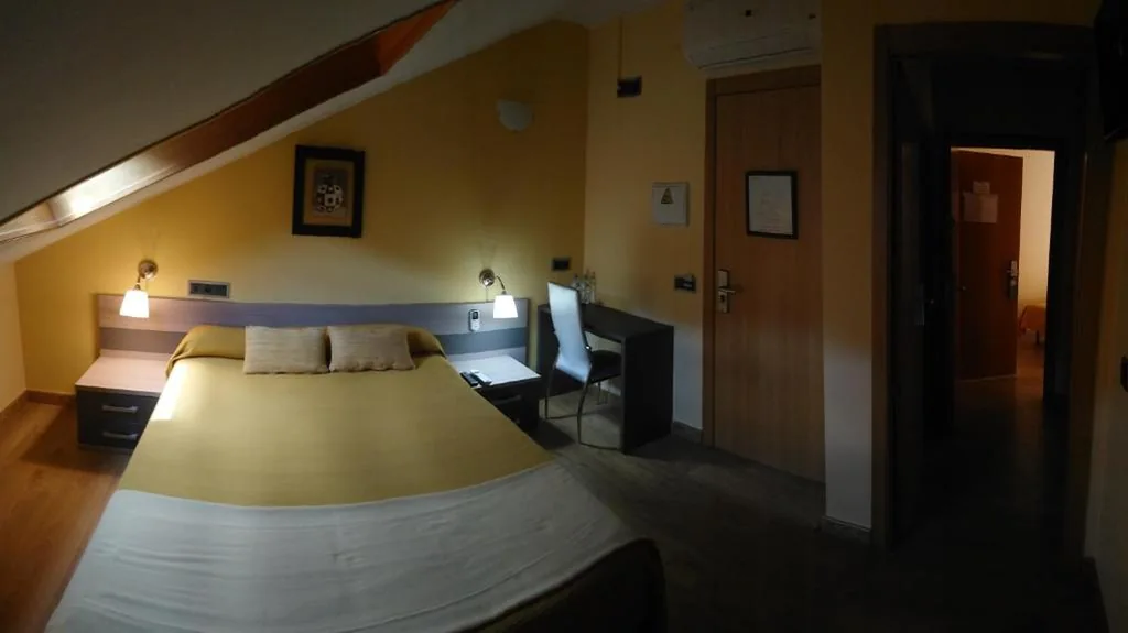 Familienzimmer — Hostal Doña Juana