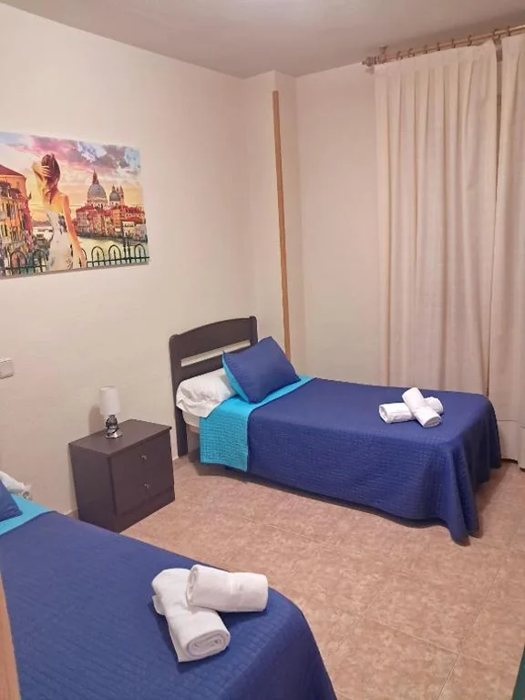 専用バスルーム付きダブルルーム・ツイン — Hostal Doña María