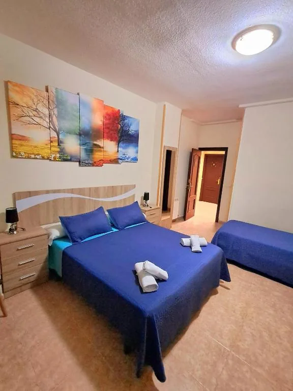 スーペリア・ダブルルーム — Hostal Doña María
