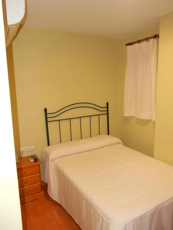 Habitación Individual — Hostal Donaire
