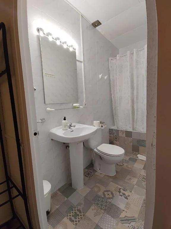 Habitación Doble - 2 camas — Hostal Dragonflybcn