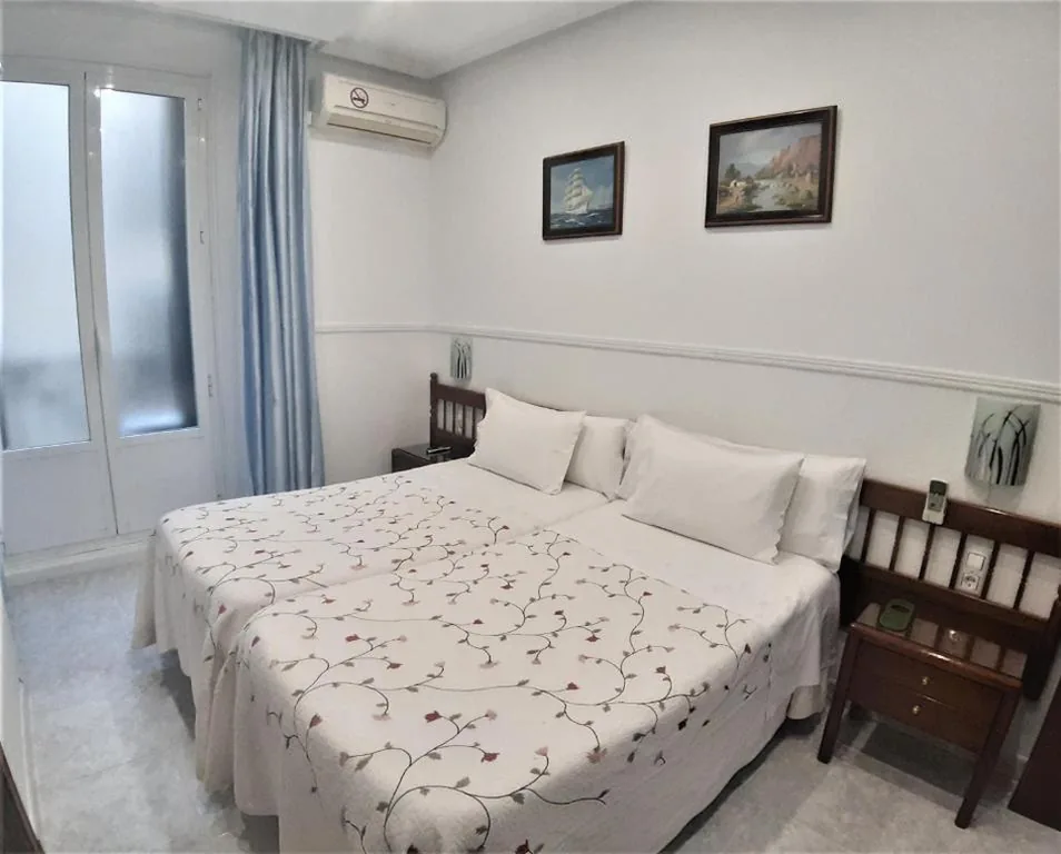 Camera Doppia con Letti Singoli — Hostal Dulcinea