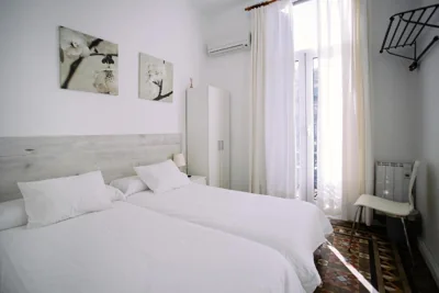 Hostal Eixample — Foto 11