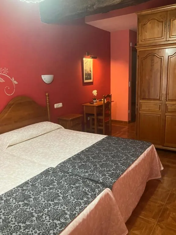 Doppelzimmer mit Terrasse und 2 Betten — Hostal Ekaitza