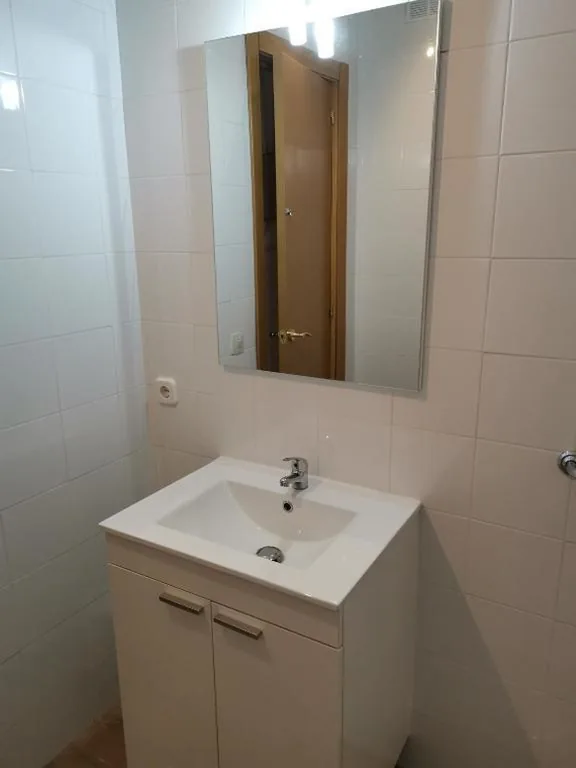 Habitación Doble con baño compartido - 2 camas — Hostal El Alba