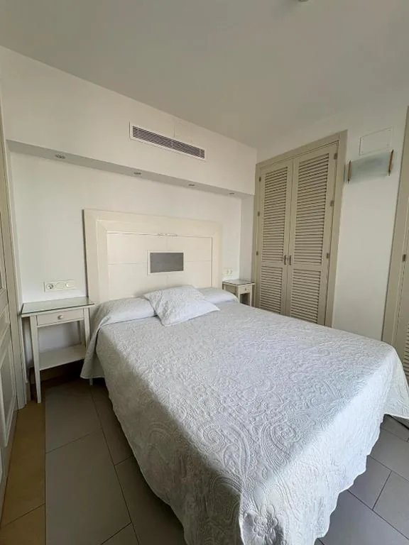 Familienzimmer mit Terrasse — Hostal El Alojado de Velarde