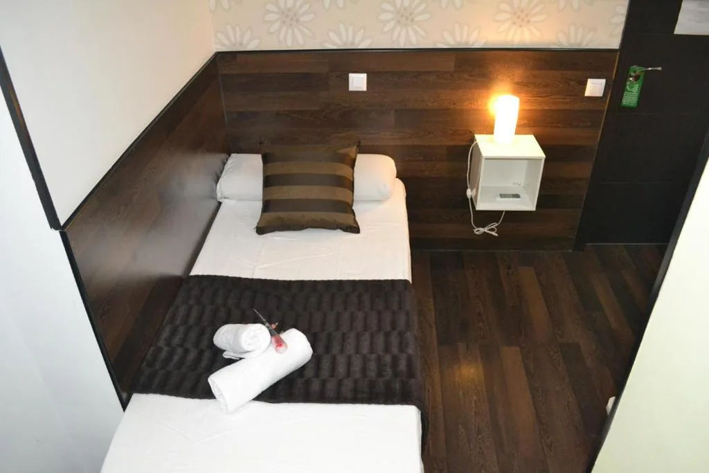 Single Room — Hostal El Brezo