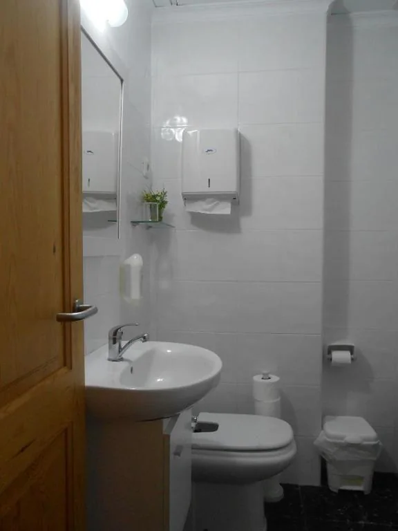 Doppelzimmer mit externem eigenem Bad — Hostal El Callejón