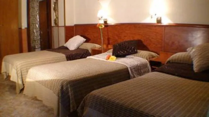 Camera tripla — Hostal El Carmen