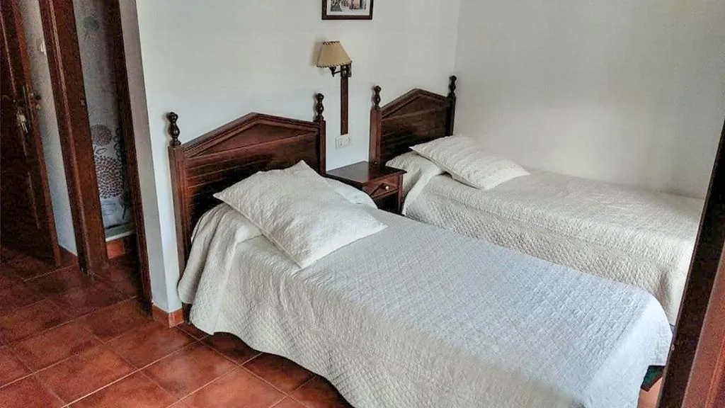 ダブルルーム - シングルベッド2台 — Hostal El Cascapeñas de la Alpujarra