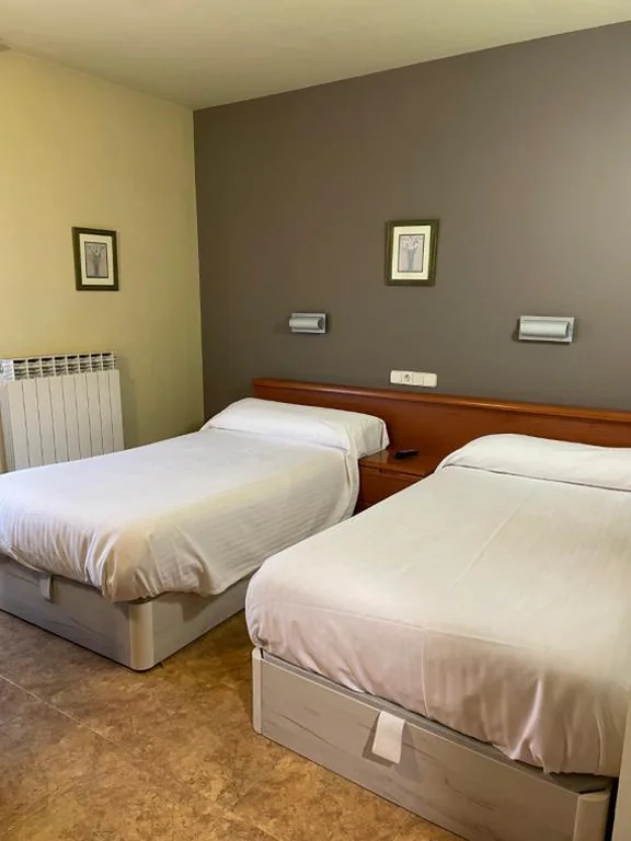 Camera doppia - 2 letti — Hostal El Corzo