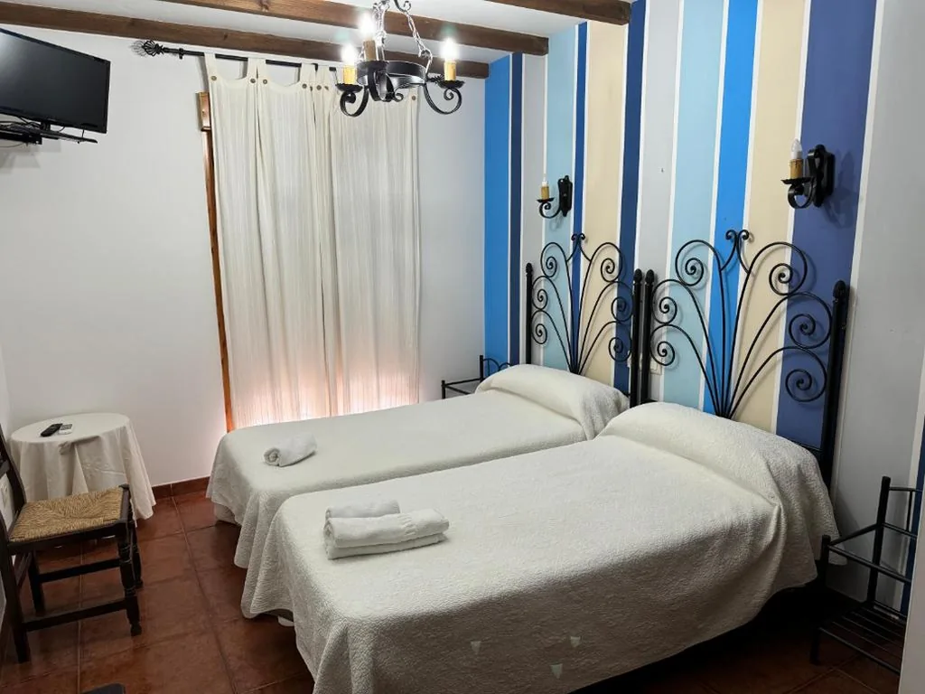 ダブルルーム - シングルベッド2台またはダブルベッド1台 — Hostal El Descanso Del Emperador