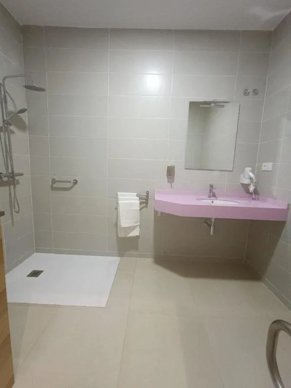 Tweepersoonskamer met eigen badkamer — Hostal El Encuentro