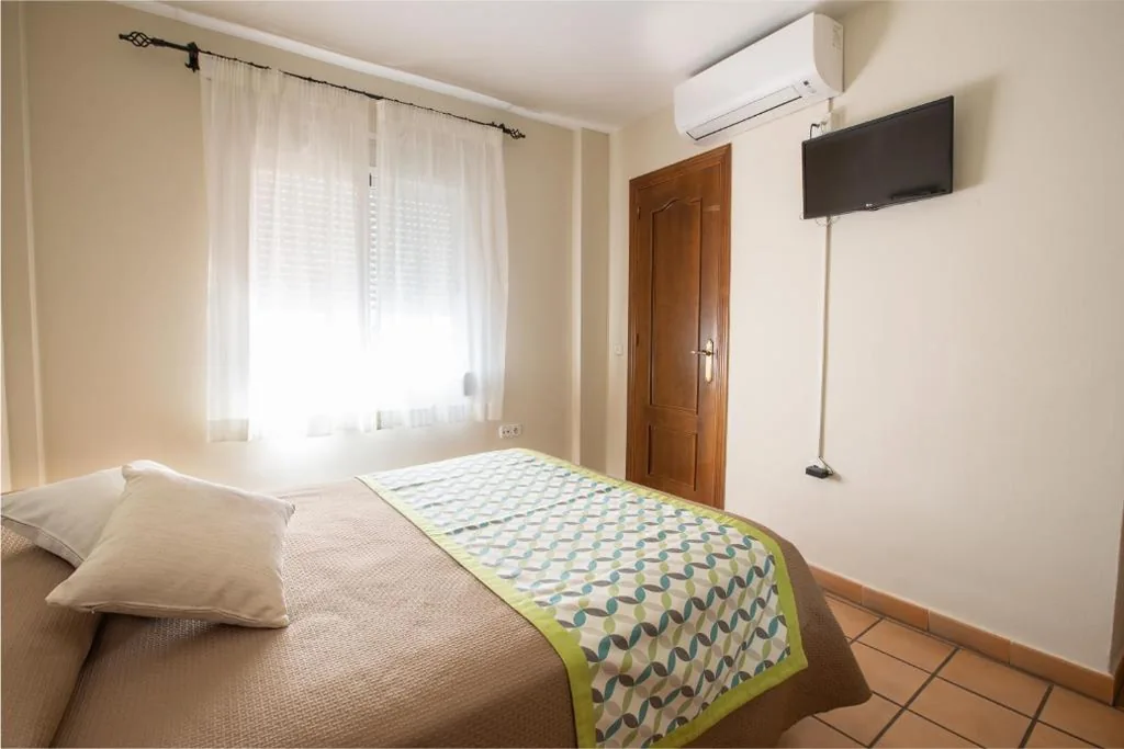 Double Room with Private Bathroom — Hostal El Gallo
