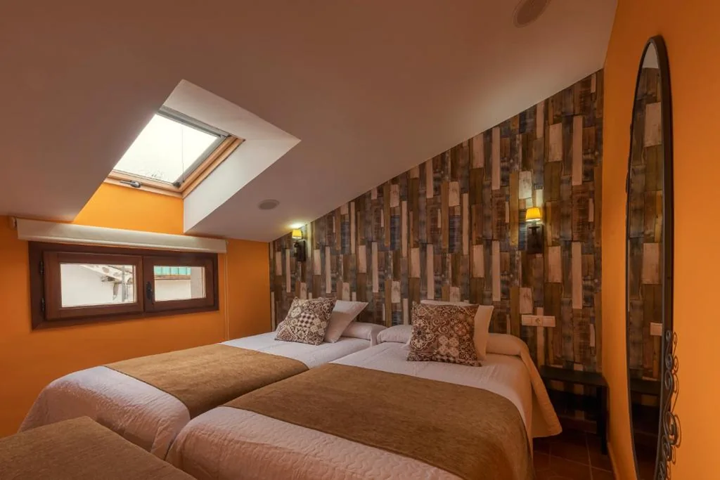 Doppelzimmer mit 2 Betten — Hostal EL GRIEL NO DISPONEMOS DE RECEPCIÓN FÍSICA