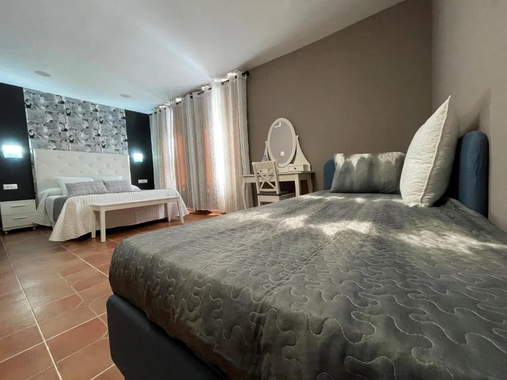 Hostal EL GRIEL NO DISPONEMOS DE RECEPCIÓN FÍSICA