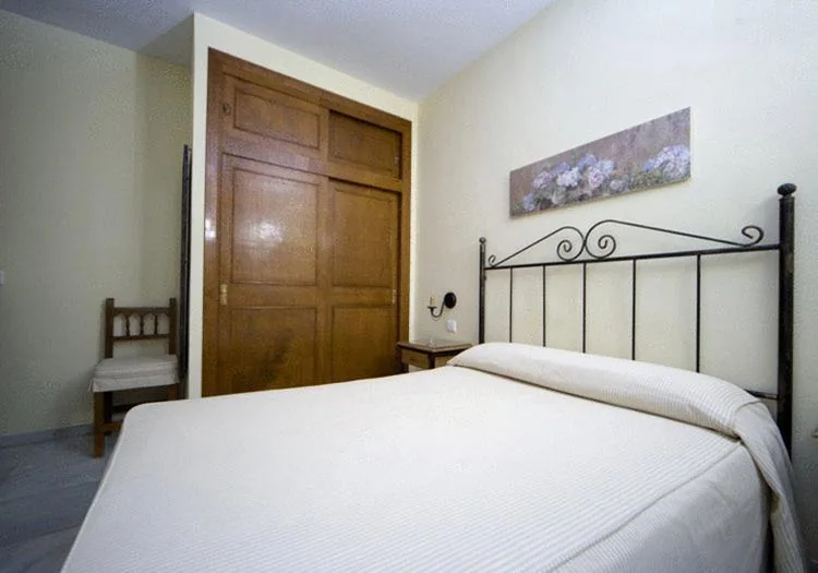 Quarto Individual Básico — Hostal El Labrador