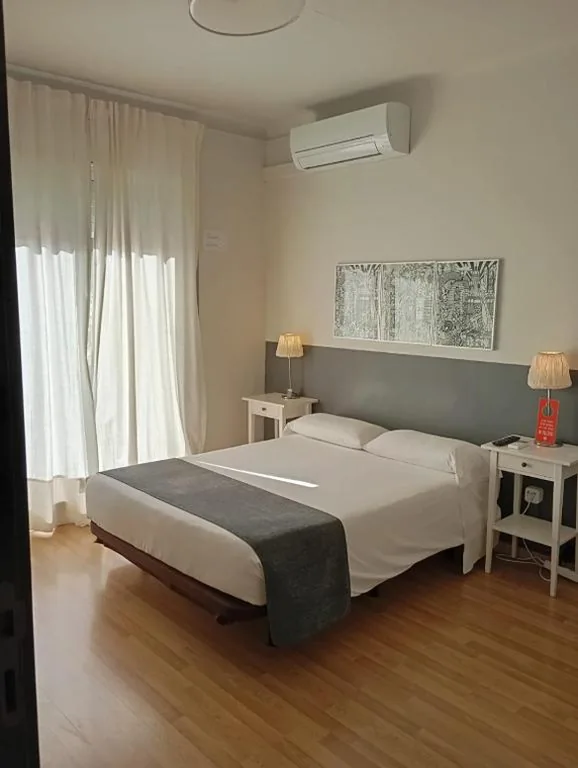 Camera doppia Superior — Hostal El Ninot
