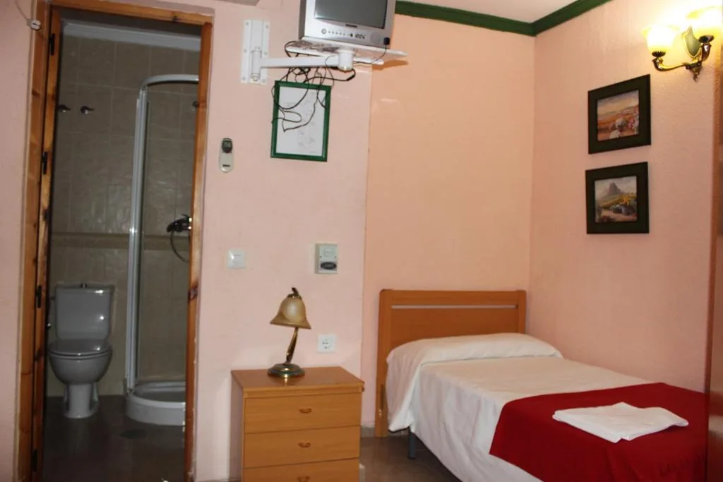 Quarto Individual — Hostal El Patio