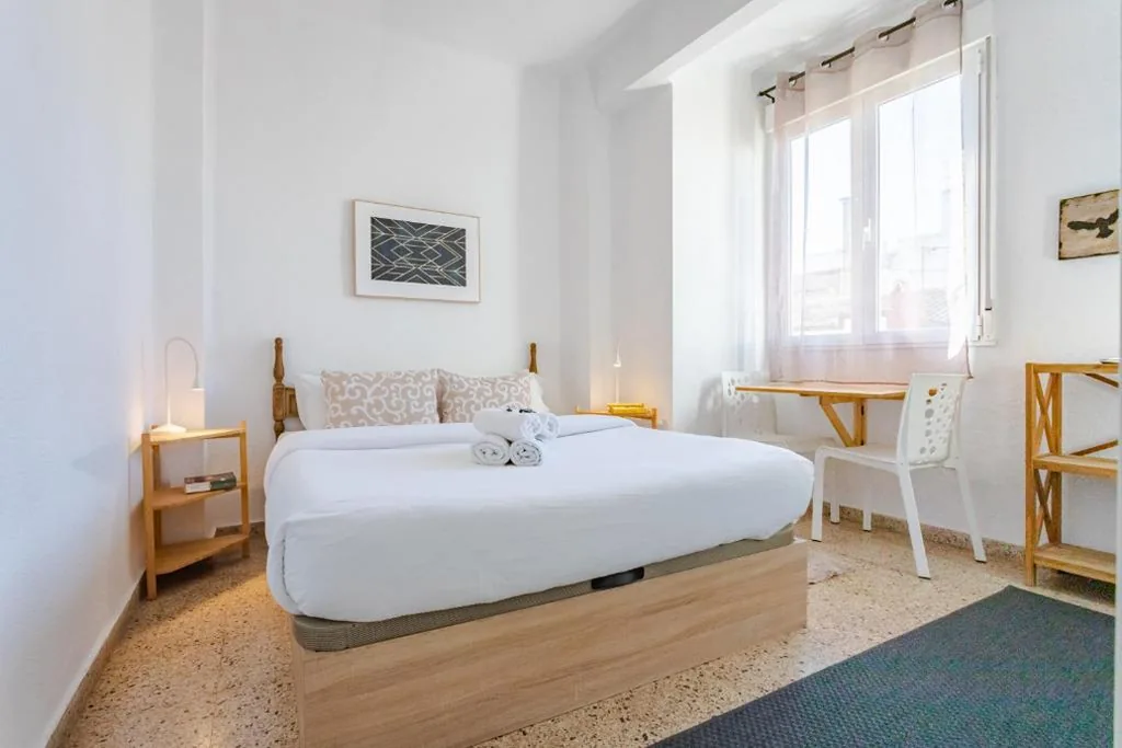 Quarto Duplo com casa de banho privativa — Hostal El Perelló, Valencia