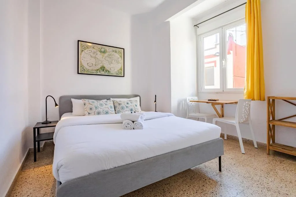 Quarto Duplo com casa de banho privativa — Hostal El Perelló, Valencia