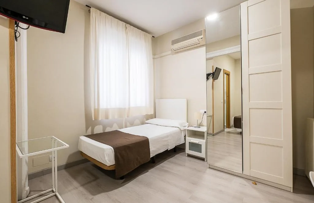 Einzelzimmer — Hostal El Pilar